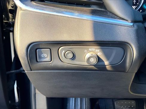 Used 2019 Buick Enclave Avenir image 30