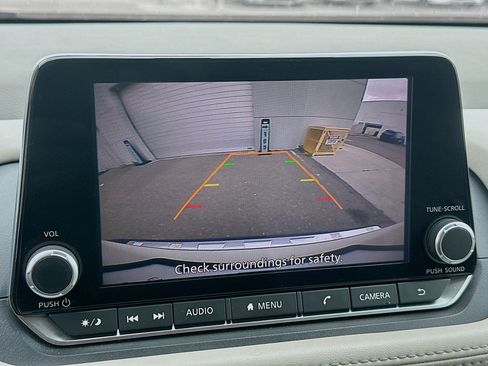 Used 2023 Nissan Rogue SV image 21