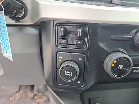 Used 2023 Ford F350 XLT image 12