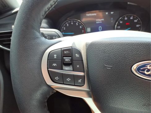 Used 2024 Ford Explorer XLT w/ Equipment Group 202A AWD/4WD image 14