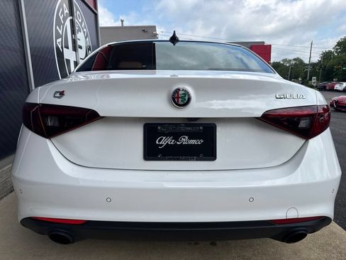 Used 2022 Alfa Romeo Giulia Ti AWD/4WD image 10