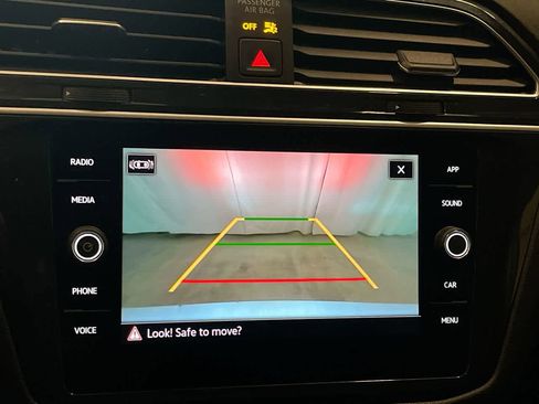 Used 2024 Volkswagen Tiguan SE image 17