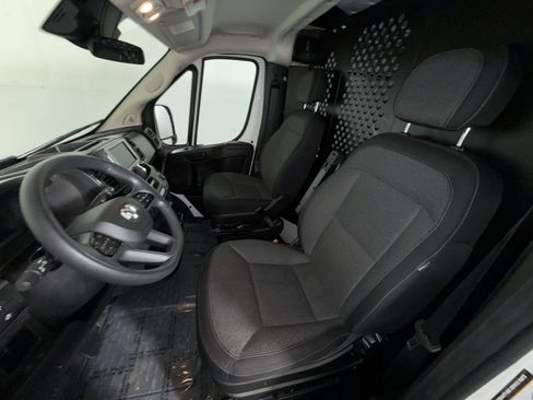 Used 2025 RAM ProMaster 2500 w/ U-Haul Equipment Group FWD image 13