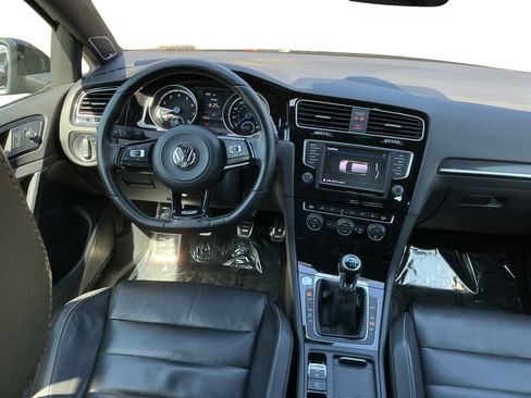 Used 2017 Volkswagen Golf R image 14