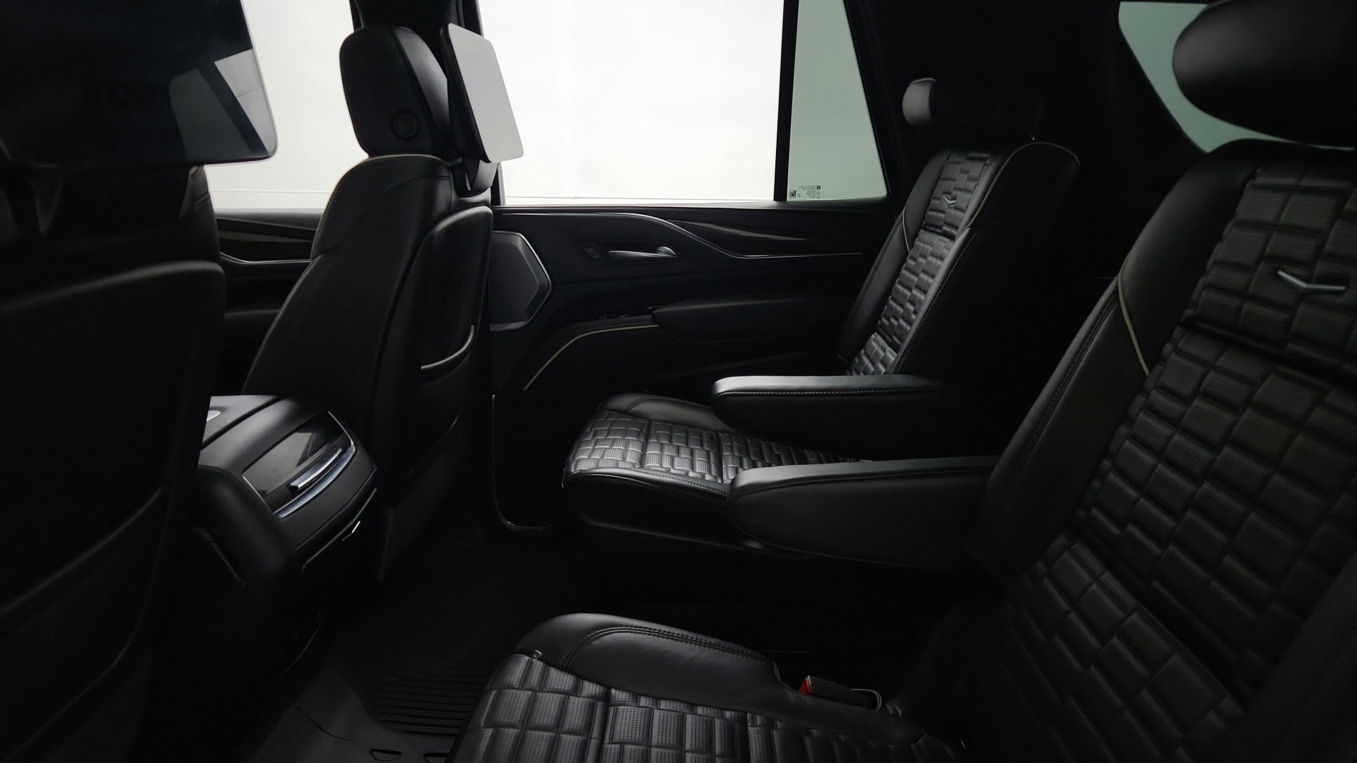 Certified 2023 Cadillac Escalade Sport Platinum w/ LPO, ONYX Package AWD/4WD image 24