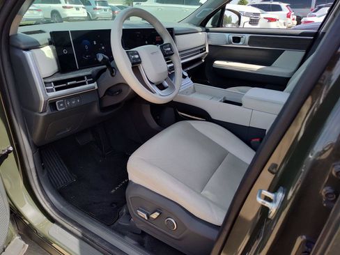 Used 2024 Hyundai Santa Fe Limited FWD image 2