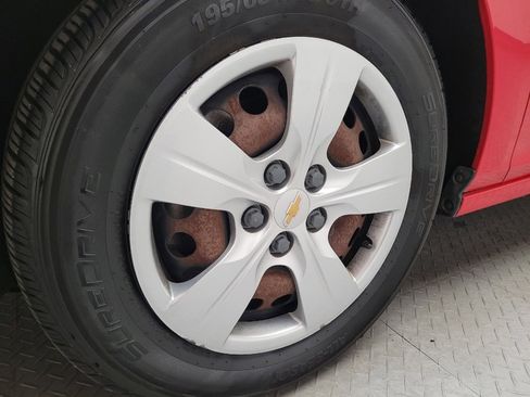 Used 2018 Chevrolet Cruze LS image 31