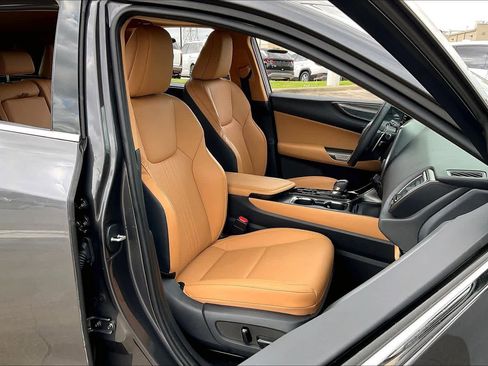 Used 2024 Lexus NX 250 Premium image 8