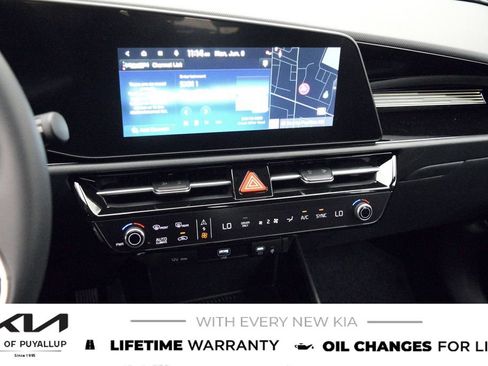 New 2026 Kia Niro EX FWD image 22