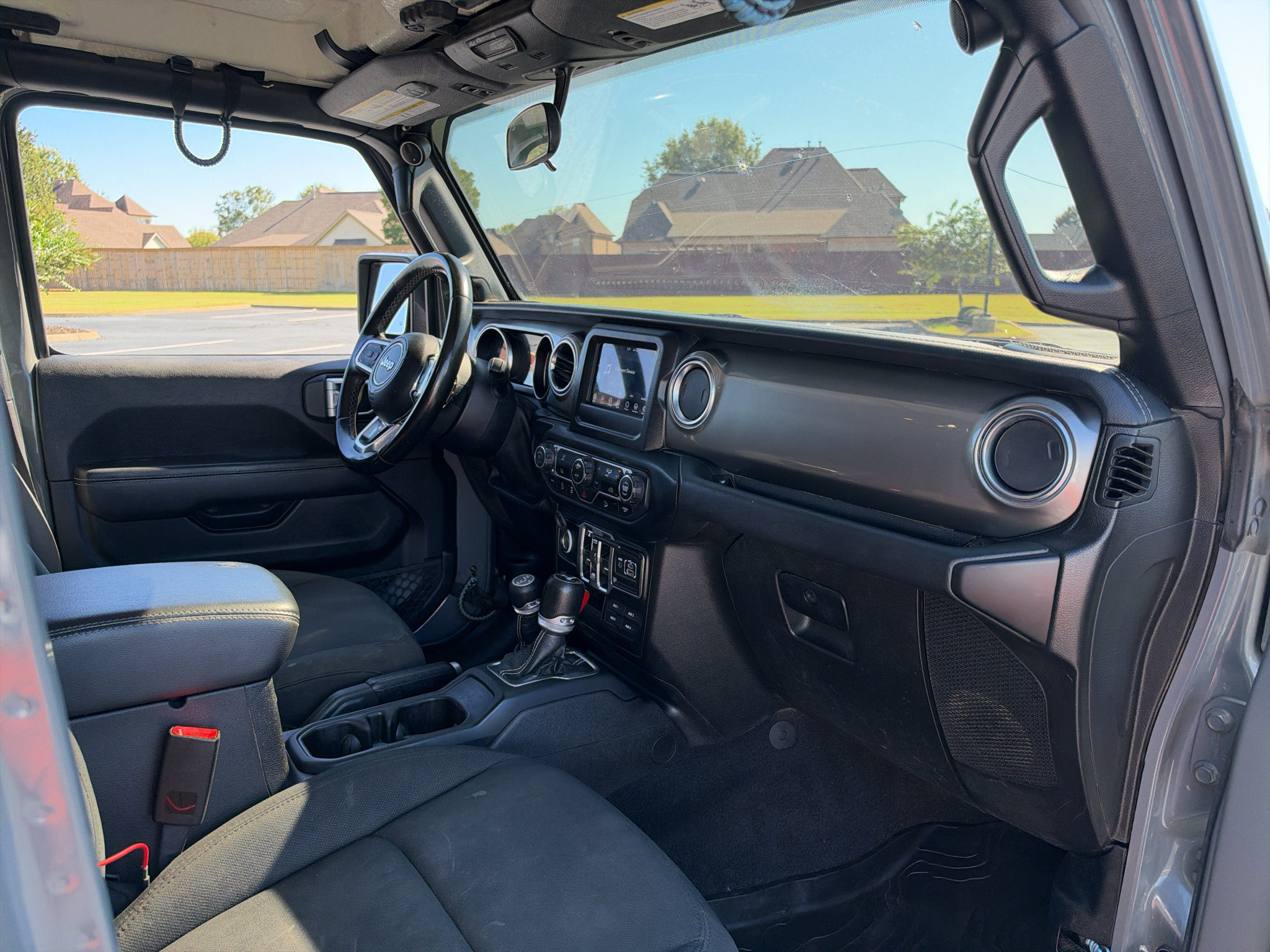 Used 2020 Jeep Wrangler Unlimited Sahara w/ LED Lighting Group AWD/4WD image 18