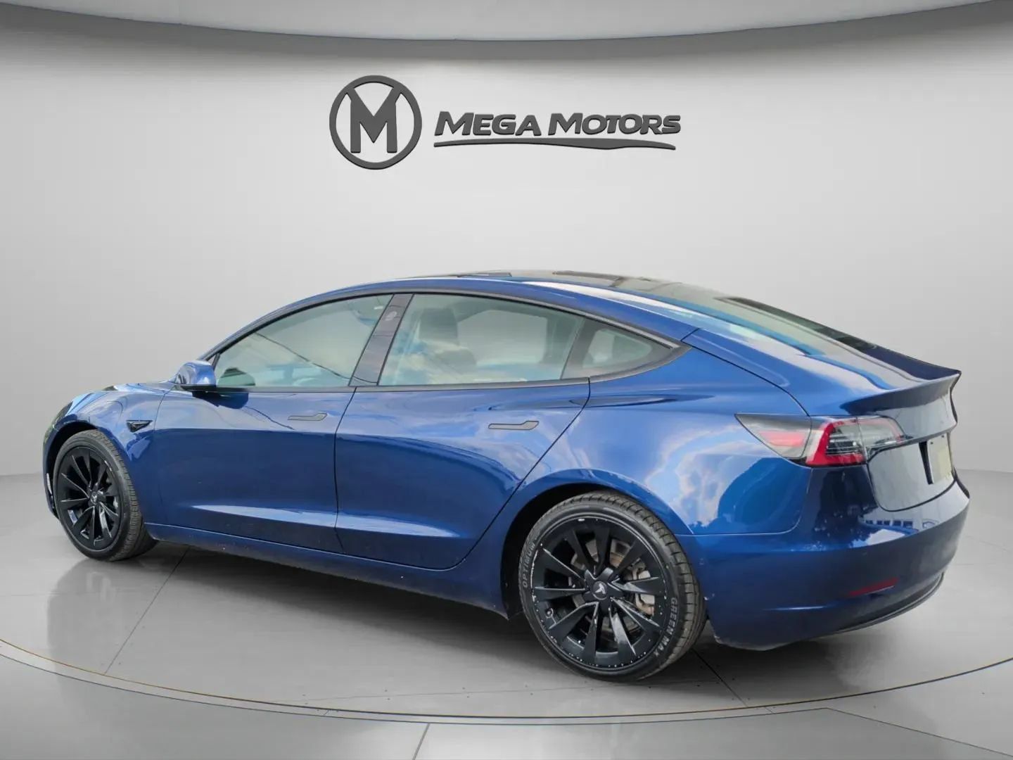 Used 2022 Tesla Model 3 Standard Range RWD image 4