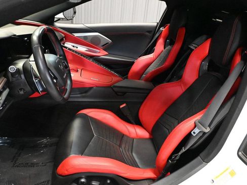 Used 2021 Chevrolet Corvette Stingray Preferred Cpe w/ Z51 Performance Package RWD image 17