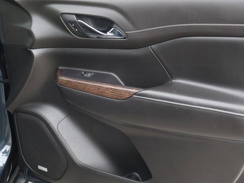 Used 2020 GMC Acadia Denali w/ Technology Package image 16