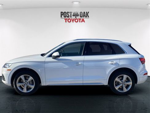 Used 2020 Audi Q5 2.0T Premium w/ Convenience Package image 4