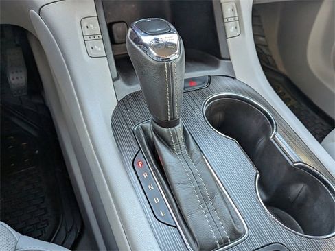 Used 2017 GMC Acadia SLT image 22