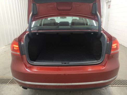 Used 2015 Volkswagen Passat 1.8T SEL Premium image 29