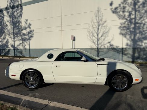 Used 2003 Ford Thunderbird image 44
