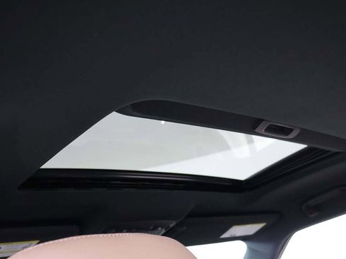 Used 2024 Nissan Armada Platinum image 20