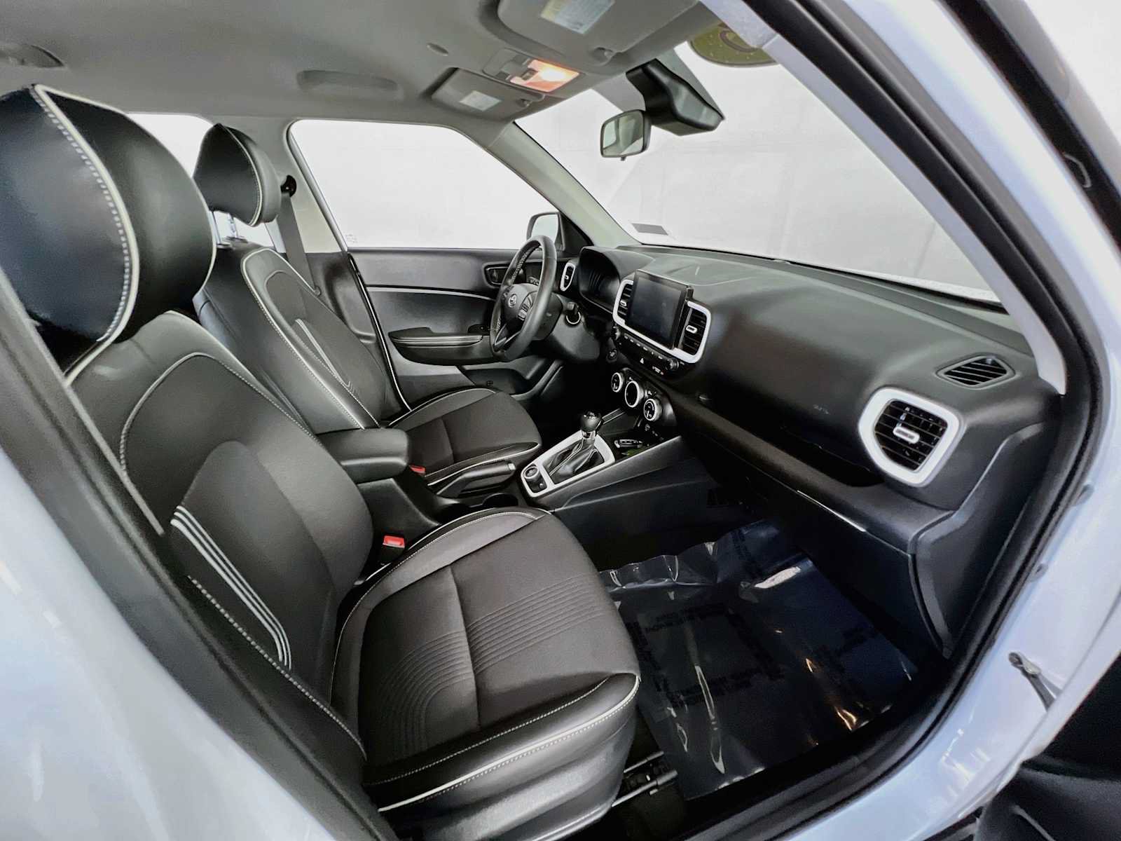 Certified 2026 Hyundai Venue SEL FWD image 27