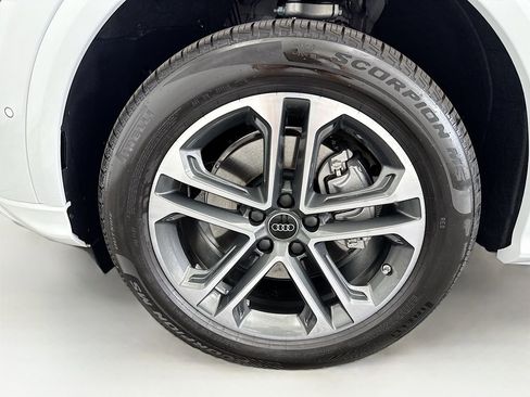 Used 2025 Audi Q5 Premium Plus w/ Premium Plus AWD/4WD image 30