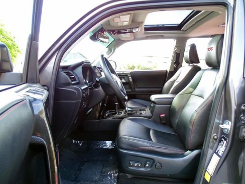 Used 2021 Toyota 4Runner TRD Off-Road Premium w/ Moonroof Package AWD/4WD image 15