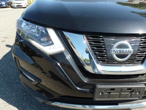 Used 2017 Nissan Rogue SV w/ SV Premium Package AWD/4WD image 4