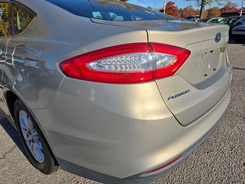 Used 2015 Ford Fusion S image 34