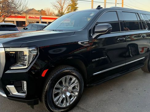 Used 2024 GMC Yukon XL Denali w/ Advanced Technology Package image 9