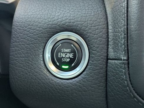 Used 2022 GMC Yukon XL Denali AWD/4WD image 34
