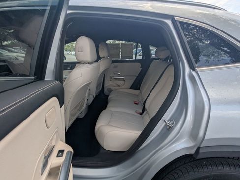 Certified 2025 Mercedes-Benz GLA 250 image 26