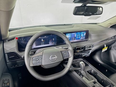 New 2026 Nissan Sentra SV image 9