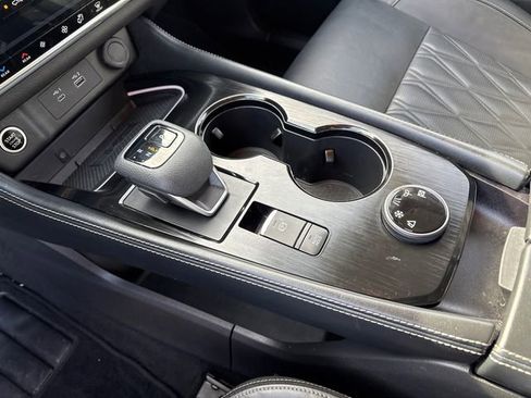 Used 2023 Nissan Rogue Platinum w/ Platinum Premium Package image 26