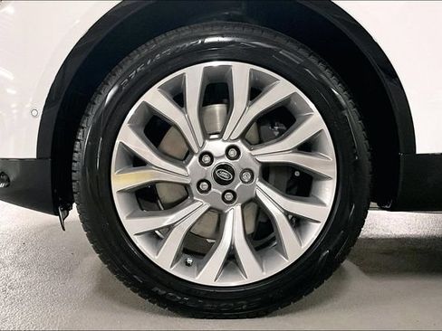 New 2026 Land Rover Discovery Limited Edition AWD/4WD image 10