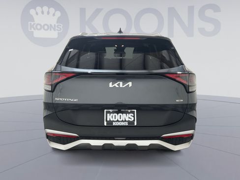 Used 2023 Kia Sportage EX AWD/4WD image 5