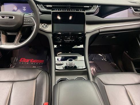 Used 2023 Jeep Grand Cherokee 30th Anniversary AWD/4WD image 20