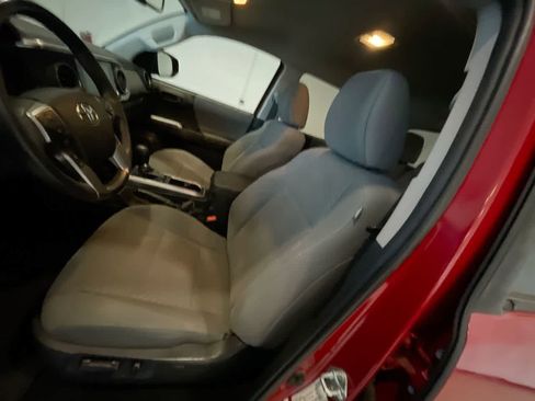 Used 2022 Toyota Tacoma SR5 image 11