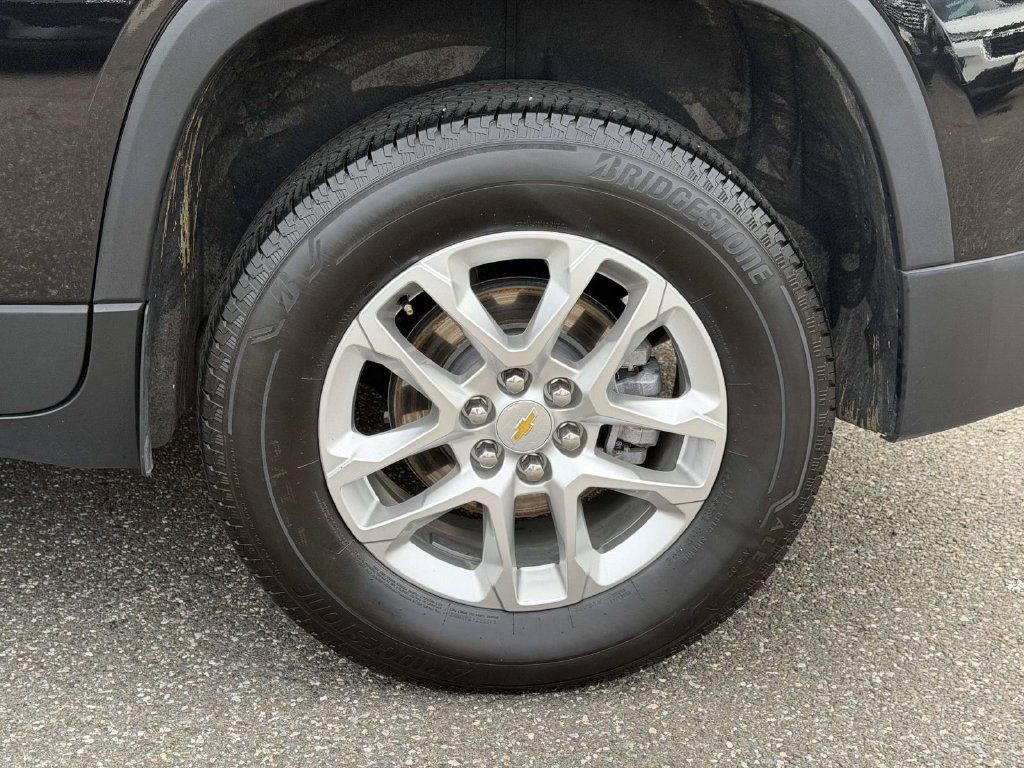 Used 2023 Chevrolet Traverse LS w/ Safety Package AWD/4WD image 12