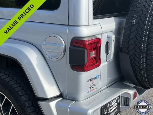 Used 2024 Jeep Wrangler High Altitude AWD/4WD image 10