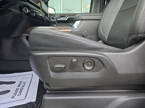 Used 2023 Chevrolet Silverado 1500 LT w/ Leather Package image 16