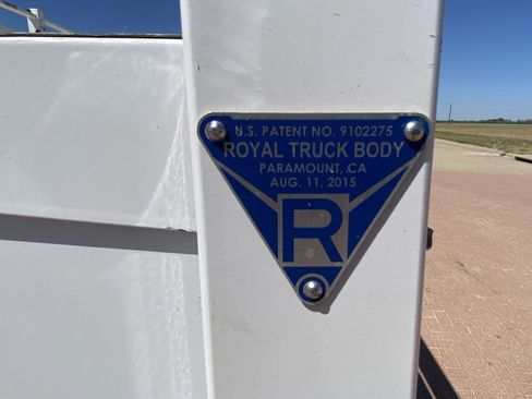 Used 2022 GMC Sierra 2500 Pro w/ Convenience Package image 10