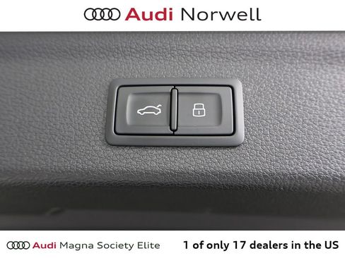 Used 2025 Audi Q3 2.0T Premium w/ Convenience Package AWD/4WD image 16