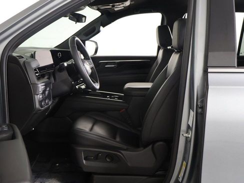 Used 2025 Chevrolet Tahoe LT AWD/4WD image 28