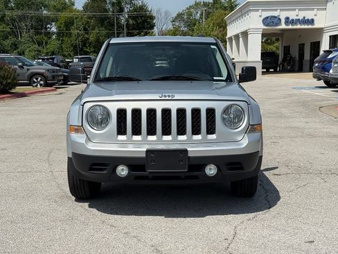 Used 2014 Jeep Patriot Sport w/ Power Value Group FWD image 2