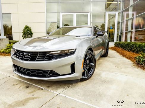 Used 2023 Chevrolet Camaro LT image 1