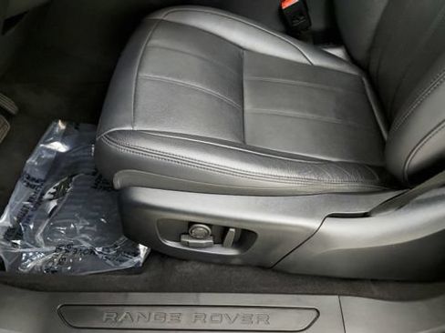 Used 2025 Land Rover Range Rover Evoque S AWD/4WD image 47