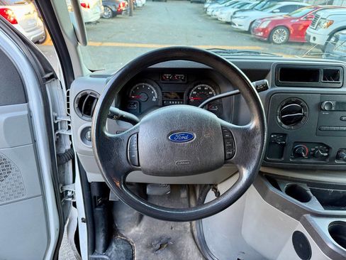 Used 2011 Ford E-250 and Econoline 250 w/ PWR Group RWD image 13