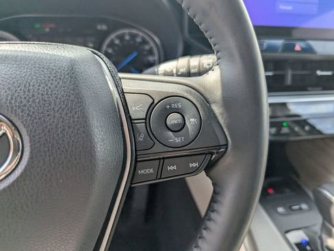 Used 2023 Toyota Venza XLE AWD/4WD image 17