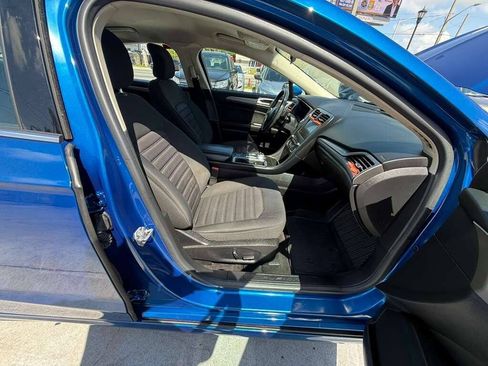 Used 2018 Ford Fusion SE w/ Fusion SE Technology Package FWD image 12