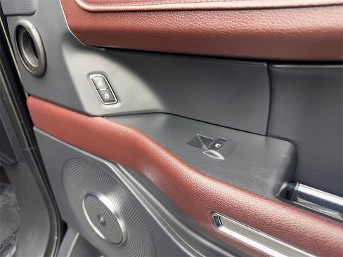 Used 2022 Ford Expedition Max Limited image 54