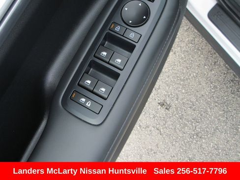 Used 2025 Hyundai Santa Fe SEL image 23